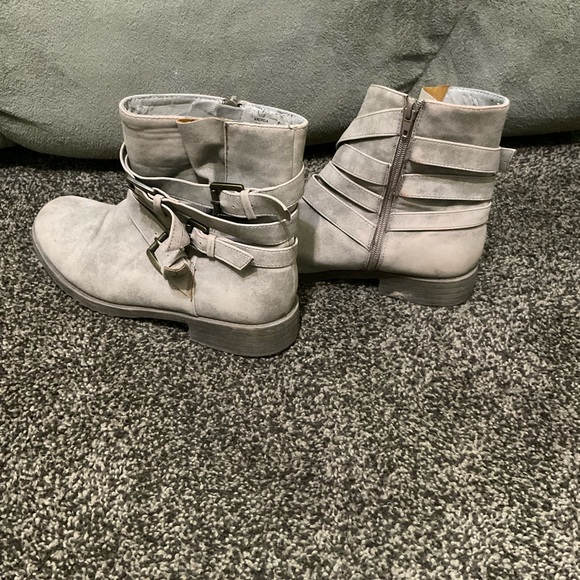 JUSTFAB ANDREIA ANKLE BOOTIE - Picture 8 of 10